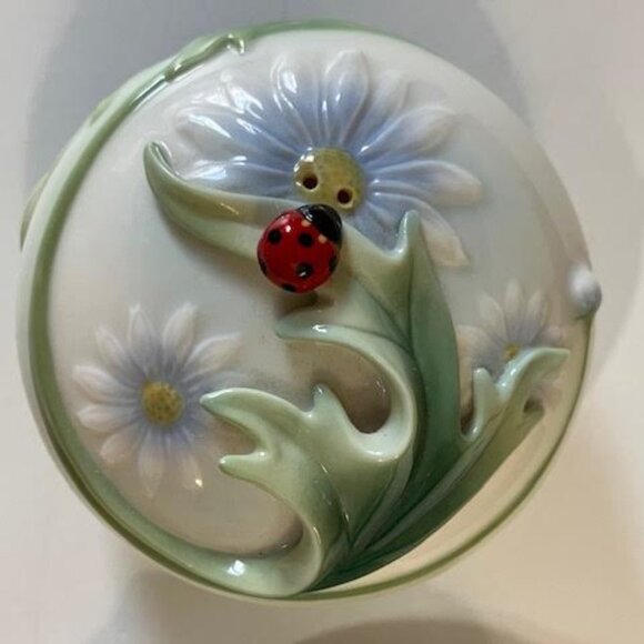 FRANZ Collection Porcelain Ladybug Salt and Pepper Shakers - Picture 3 of 12
